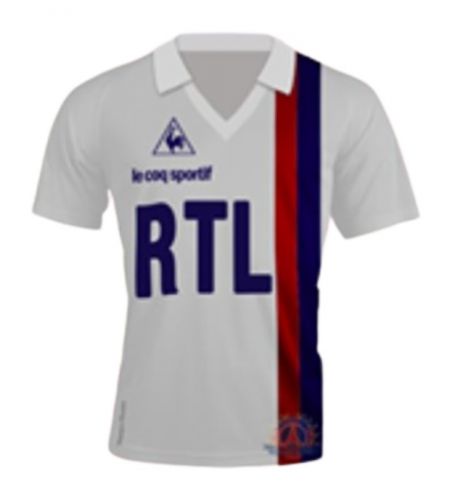 Paris Saint-Germain 1982-83 Home 2 Kit